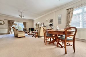 24' Living Room- click for photo gallery